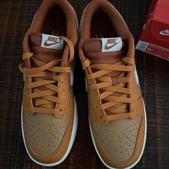 ‼️BNIB‼️Nike Dunk Low Retro SE
Monarch - Picture 2 of 5